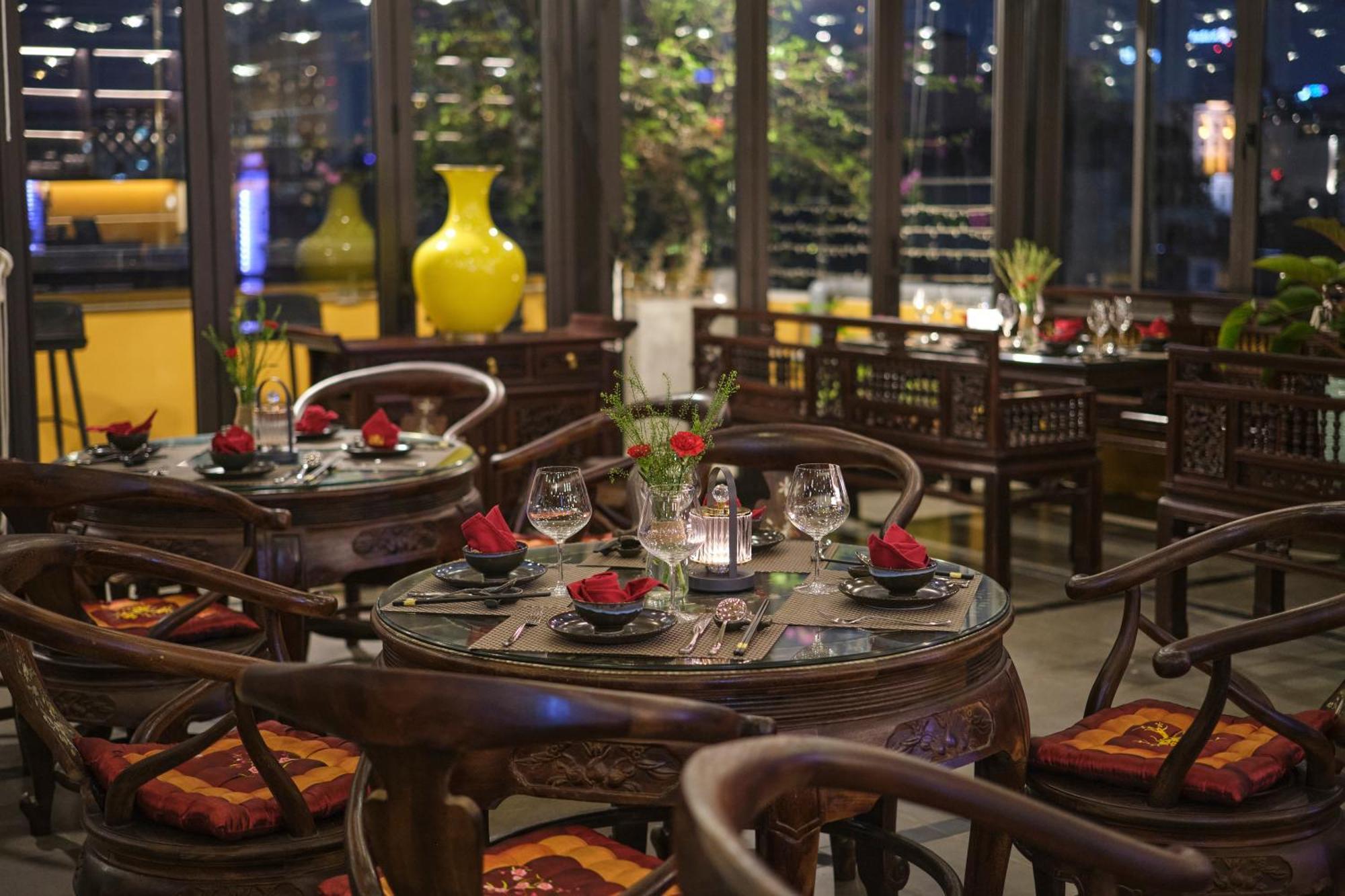 Lion Boutique & Hà Nội